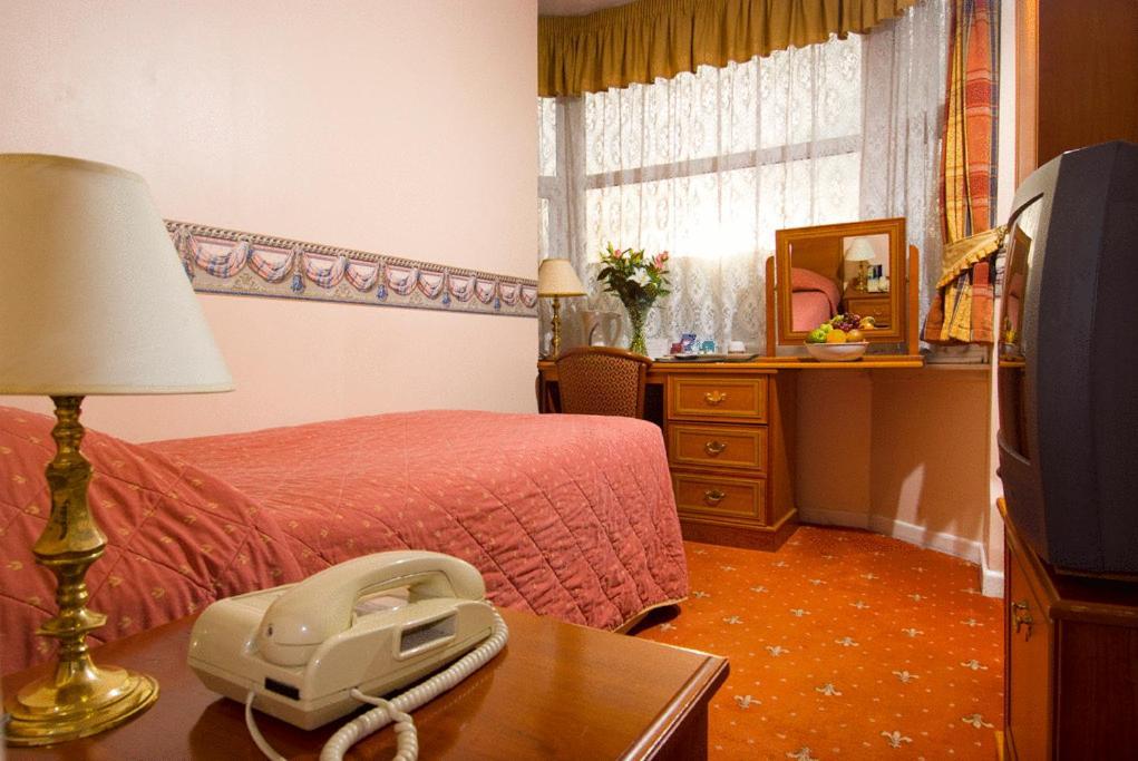 Rainbows Lodge Hotel And Serviced Apartments Reading Room photo